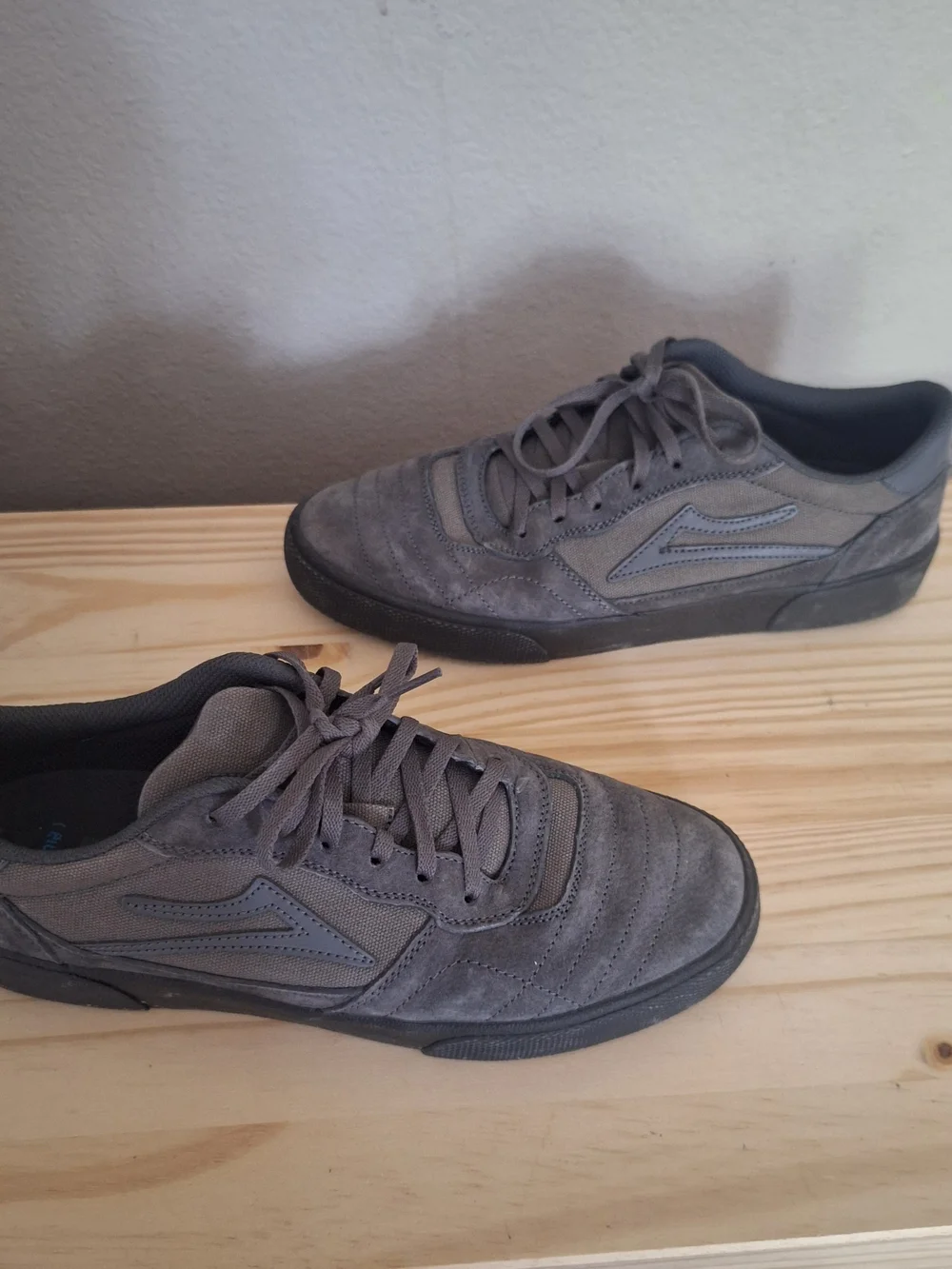 Lakai Limited Cambridge Charcoal Shoes Size 9